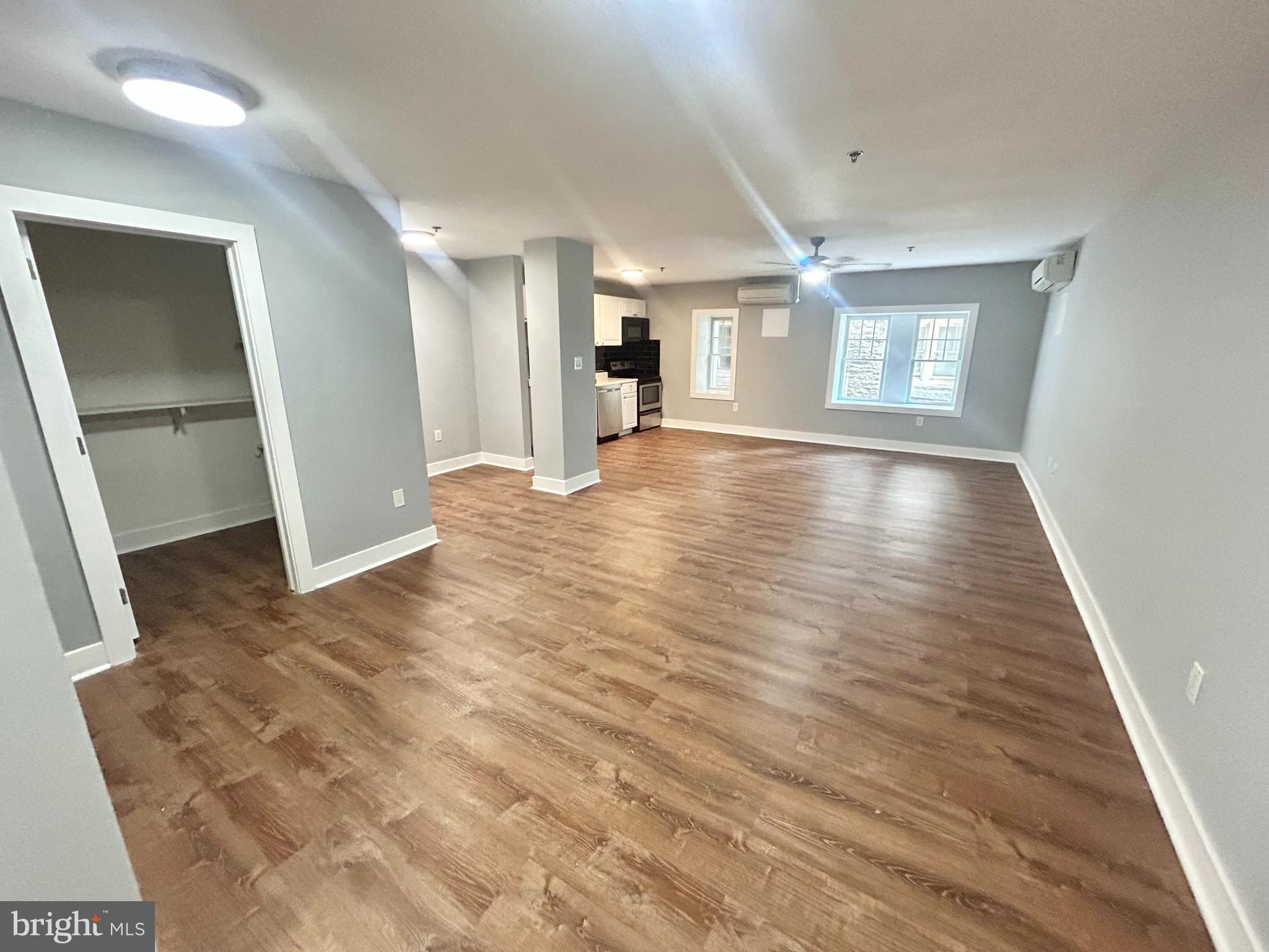 Welcome to 319 W Chelten Ave — a large, modern studio apartment located in the heart of Germantown. This beautifully updated unit features hardwood floors, central air, and ample natural light. The kitchen is equipped with contemporary finishes, offering both style and functionality.
Enjoy access to on-site amenities including a resident gym, plus pet-friendly living (approved on a case-by-case basis). Conveniently located near public transportation, local shops, parks, and restaurants, this apartment offers the perfect combination of comfort and convenience.