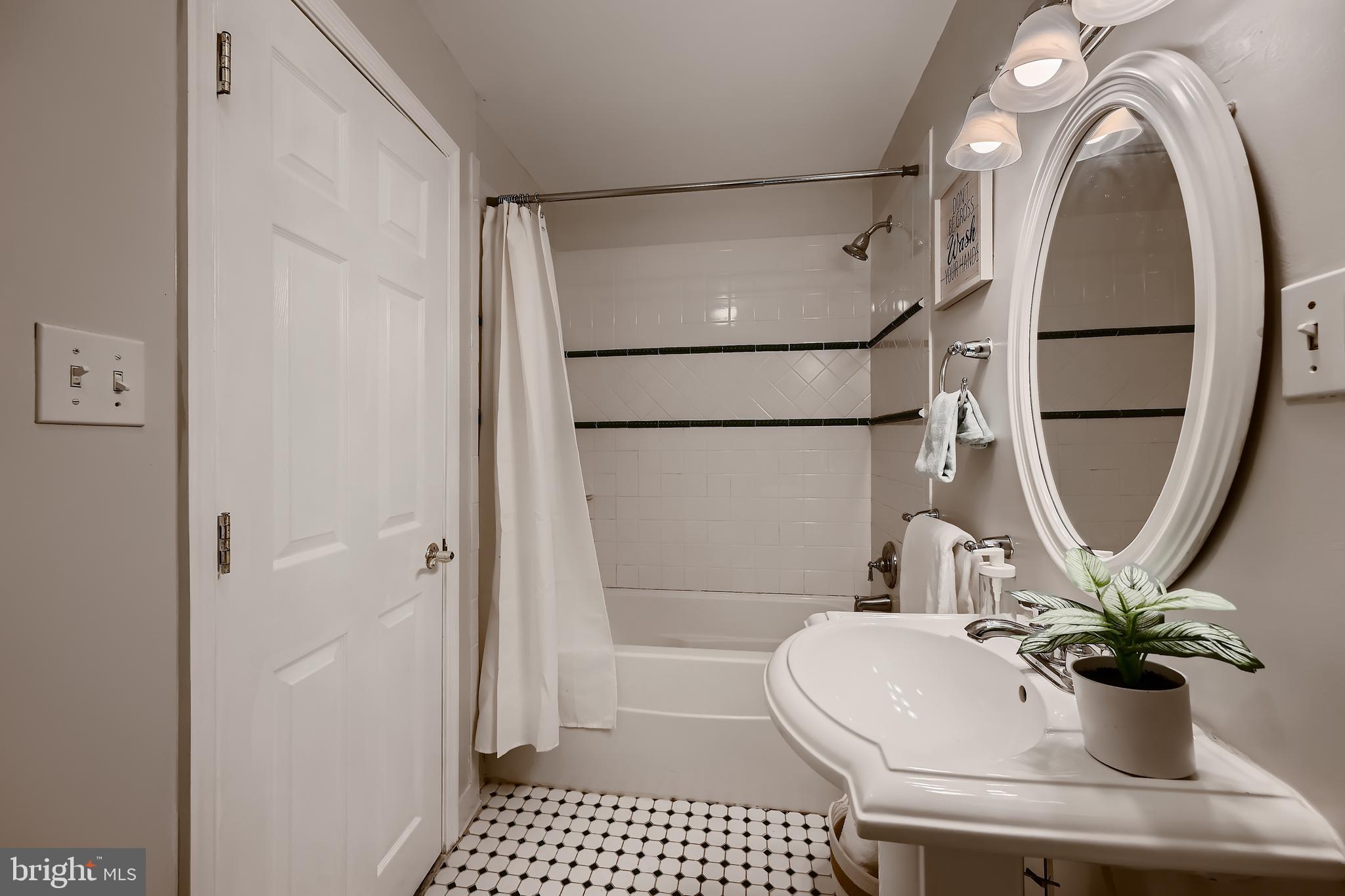 BUTCHER'S HILL - Residential