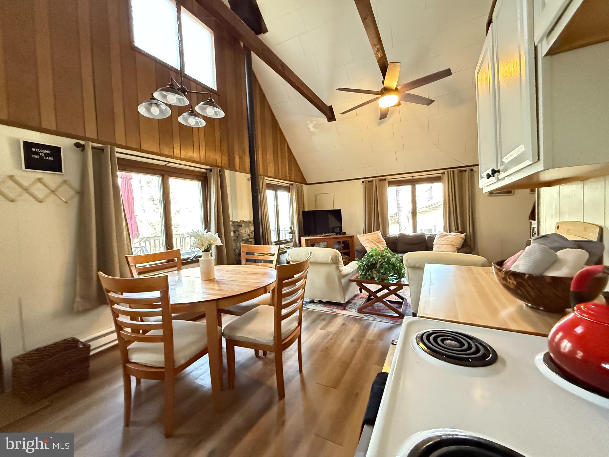 ARROWHEAD LAKE - Residential Lease