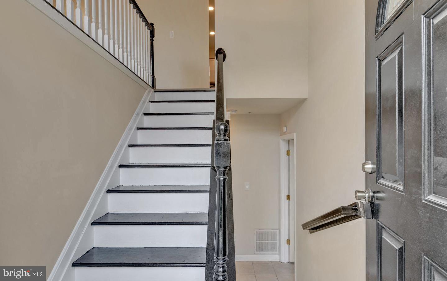 FORESTVILLE - Residential Lease