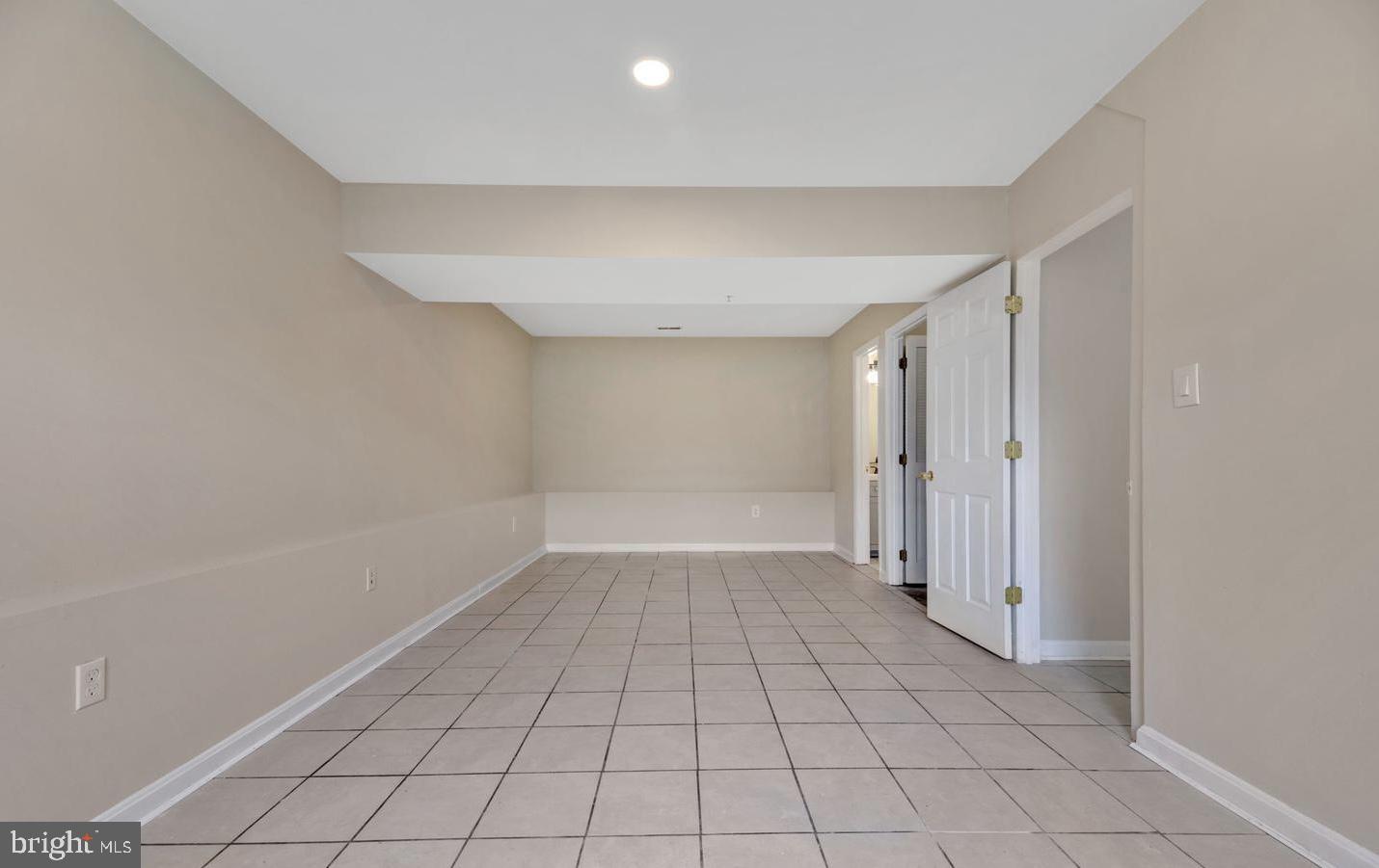 FORESTVILLE - Residential Lease