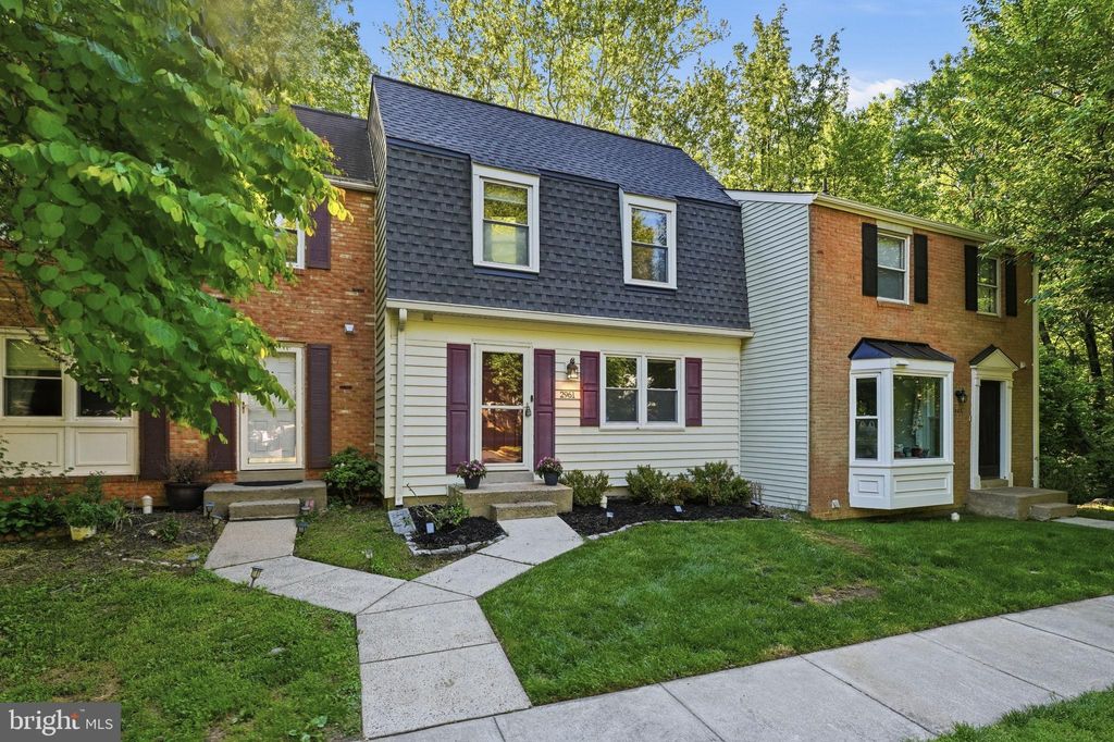 Photo of 2961 Ellenwood Drive, FAIRFAX, VA 22031 (MLS # VAFX2309346)