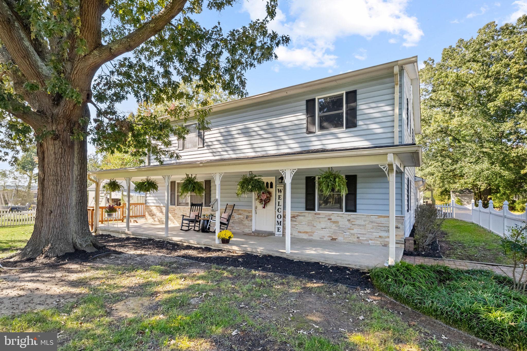 22 SANDY LANE