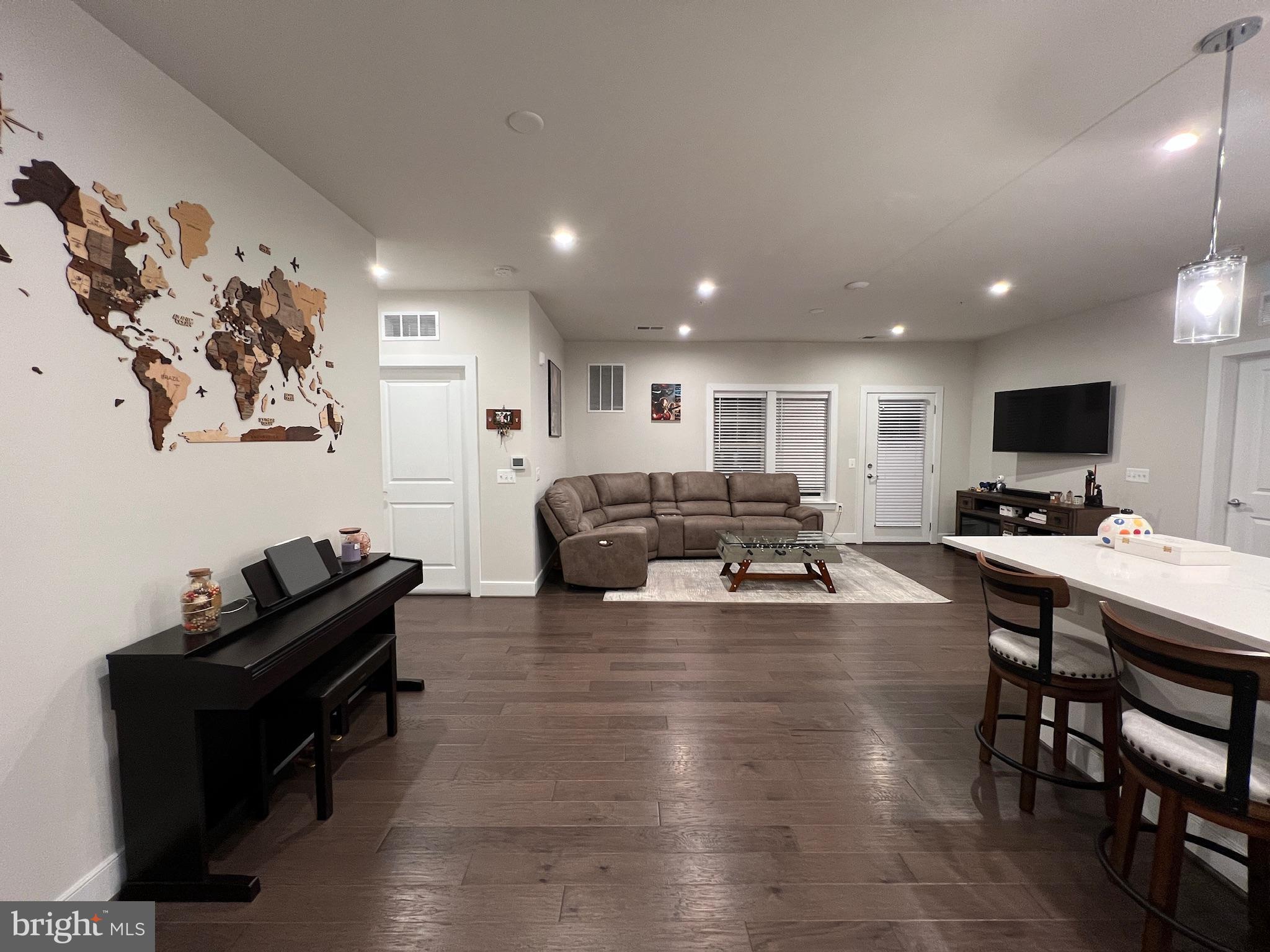 METROPARK AT ARROWBROOK - Residential Lease