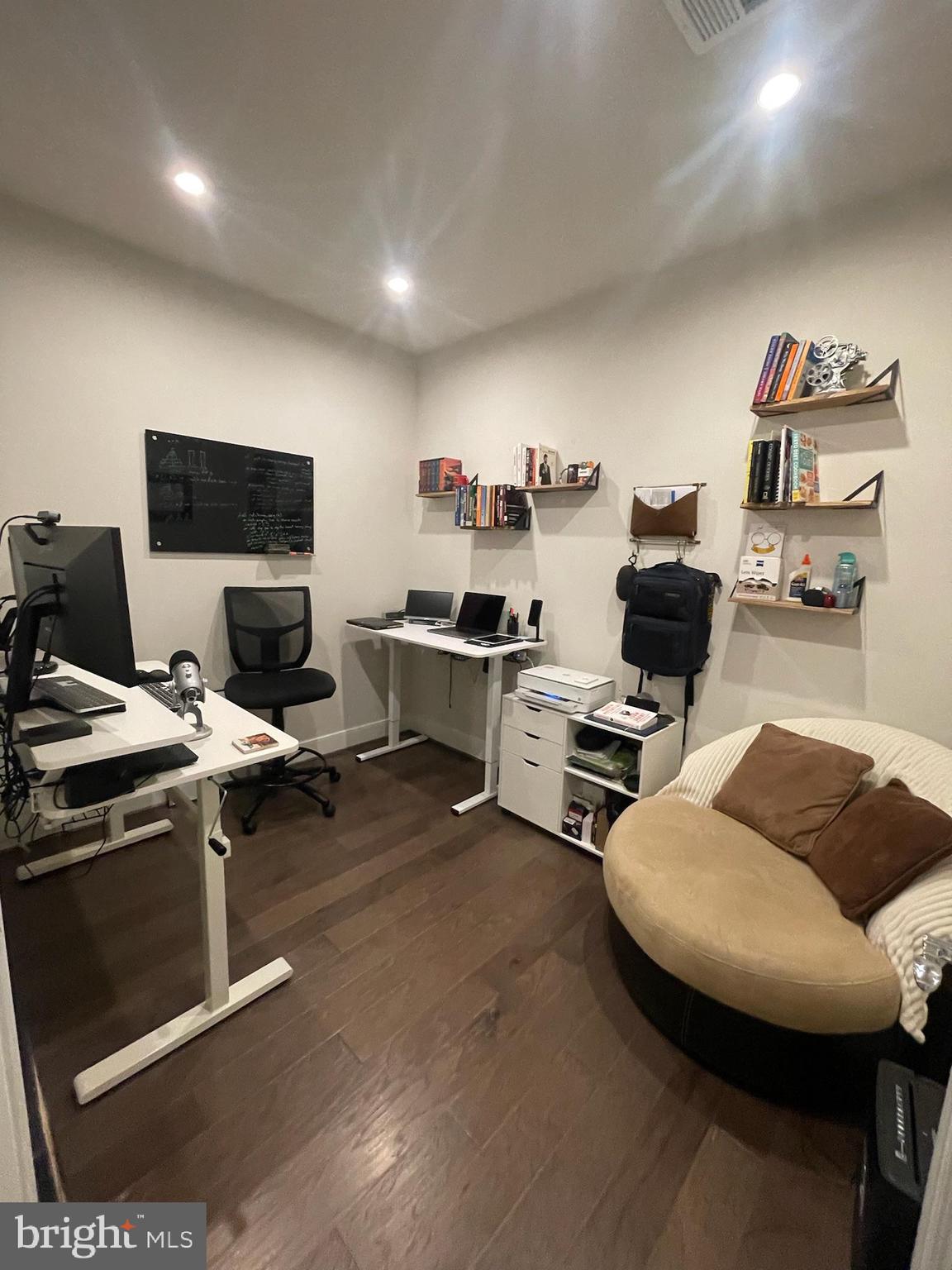 METROPARK AT ARROWBROOK - Residential Lease