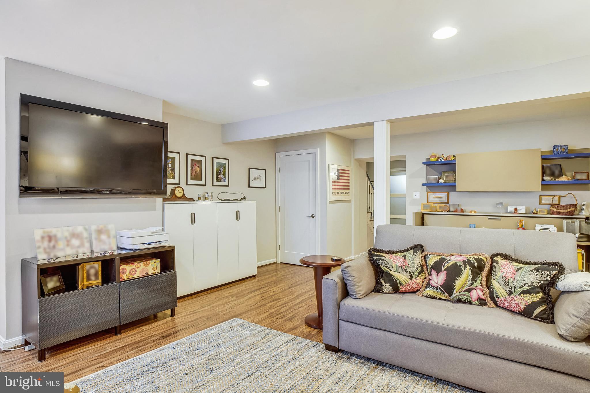 HAMLET PLACE - Residential