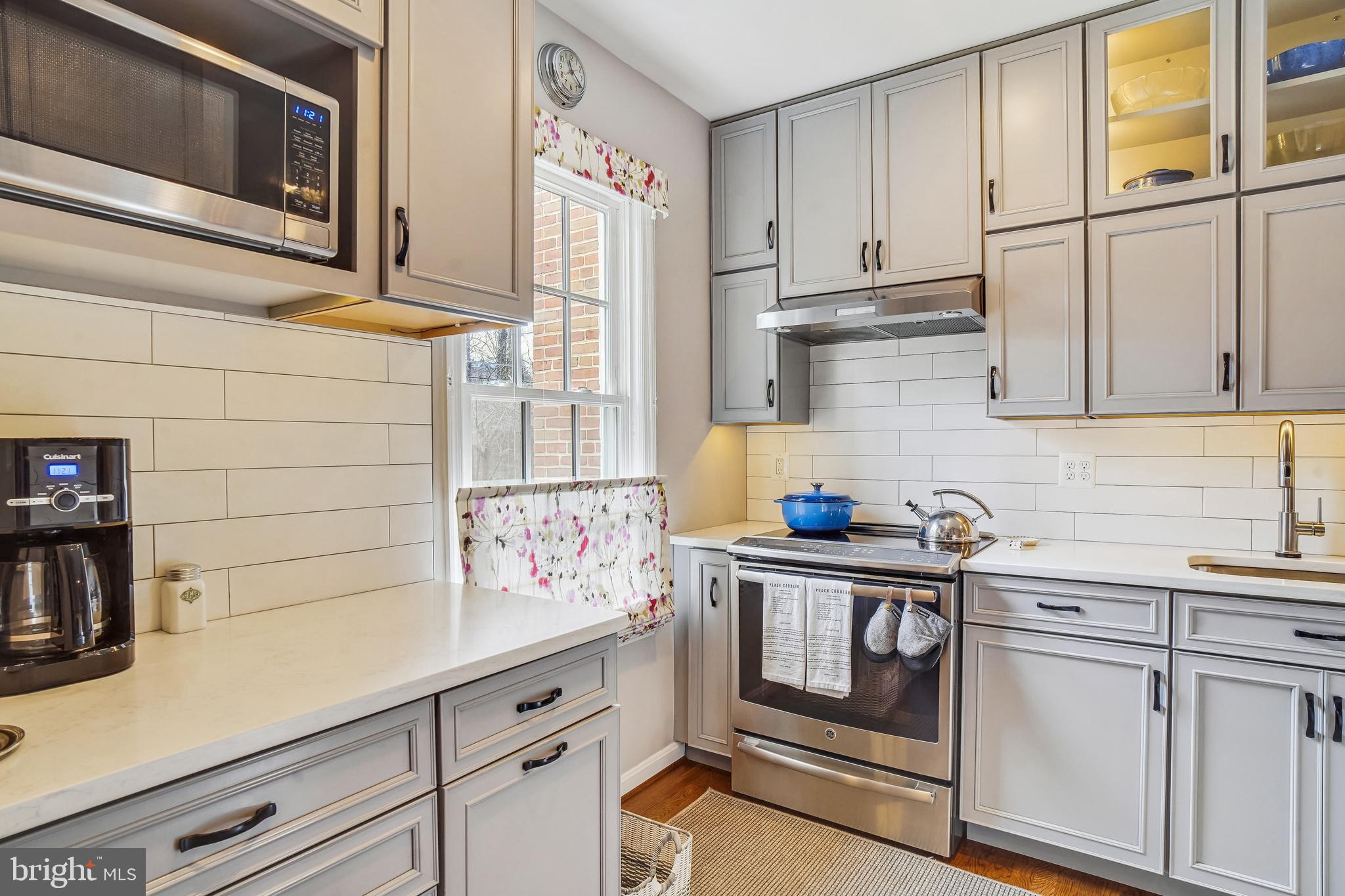 HAMLET PLACE - Residential