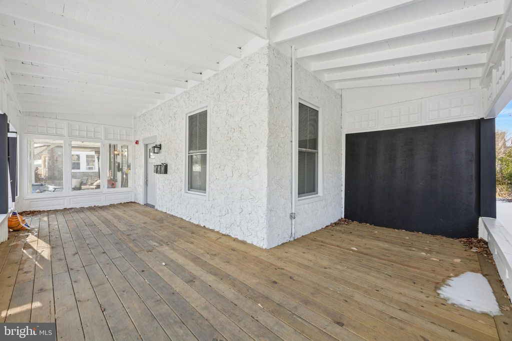 Photo of 9 W Hinckley Avenue, RIDLEY PARK, PA 19078 (MLS # PADE2107288)