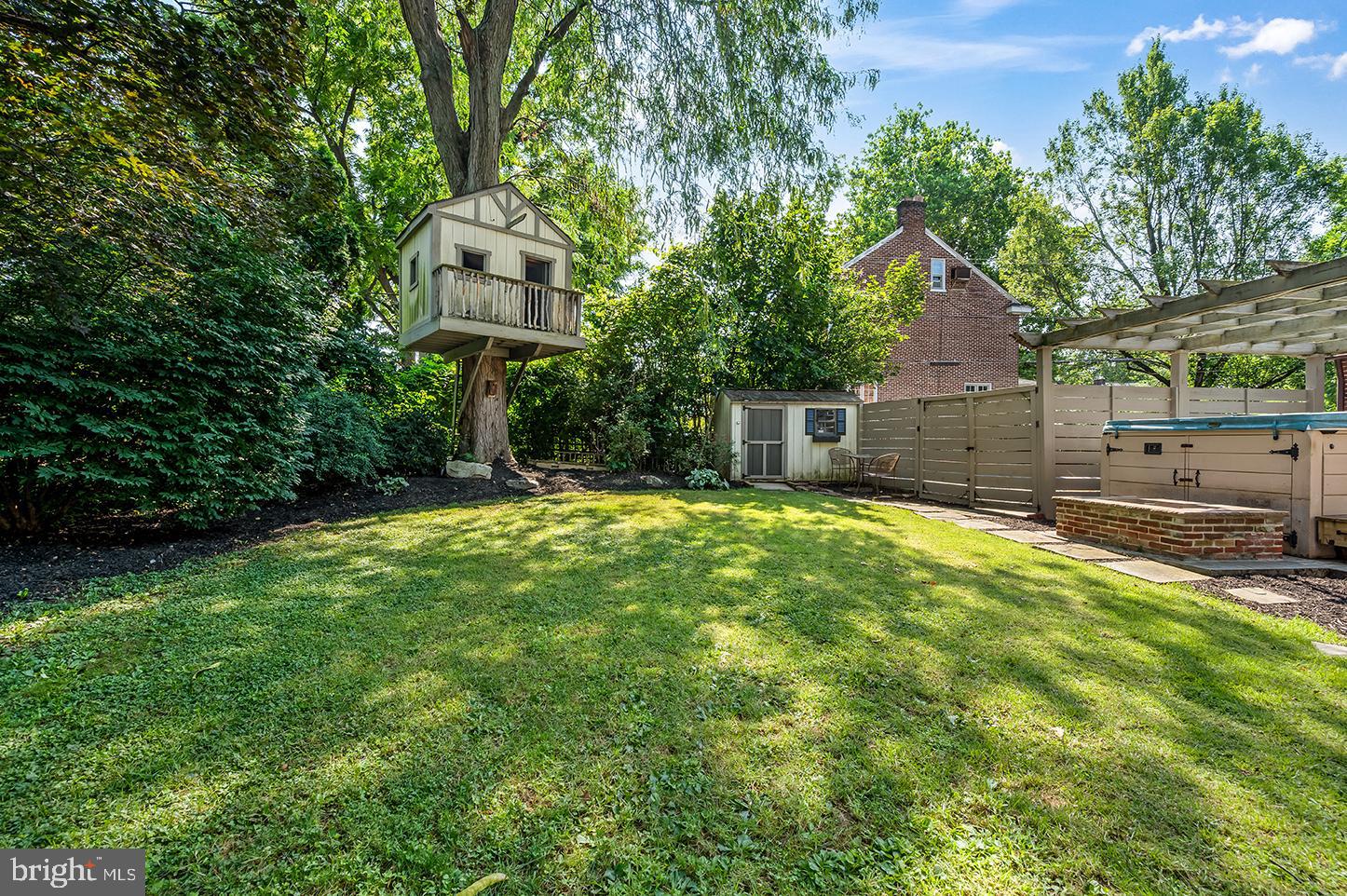 SCHOOL LANE HILLS - Residential