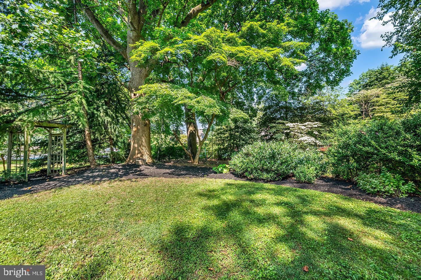 SCHOOL LANE HILLS - Residential