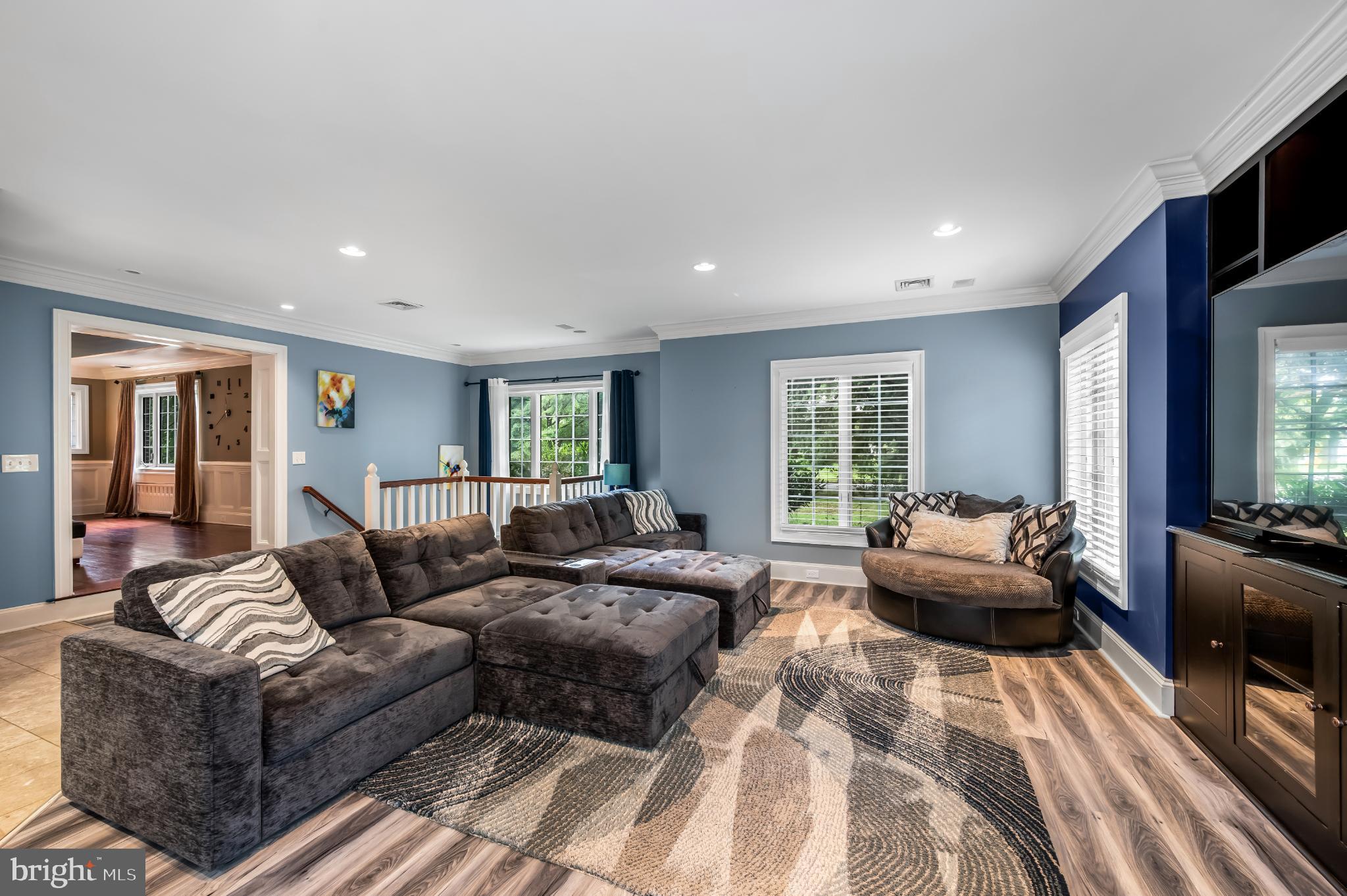 SCHOOL LANE HILLS - Residential