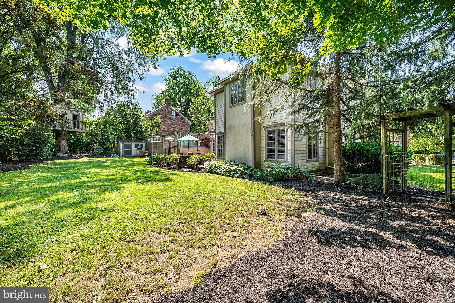 SCHOOL LANE HILLS - Residential