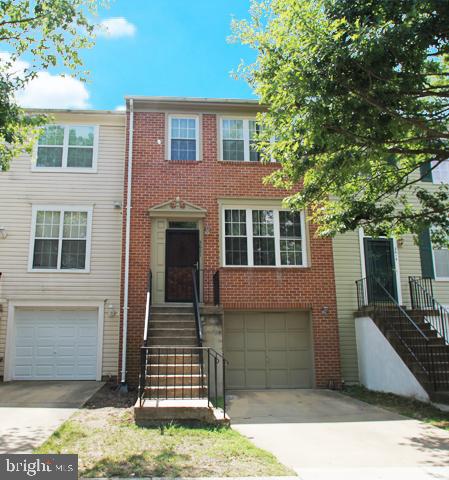 Come and view this move in ready town house convenient to stores, highway, metro and more