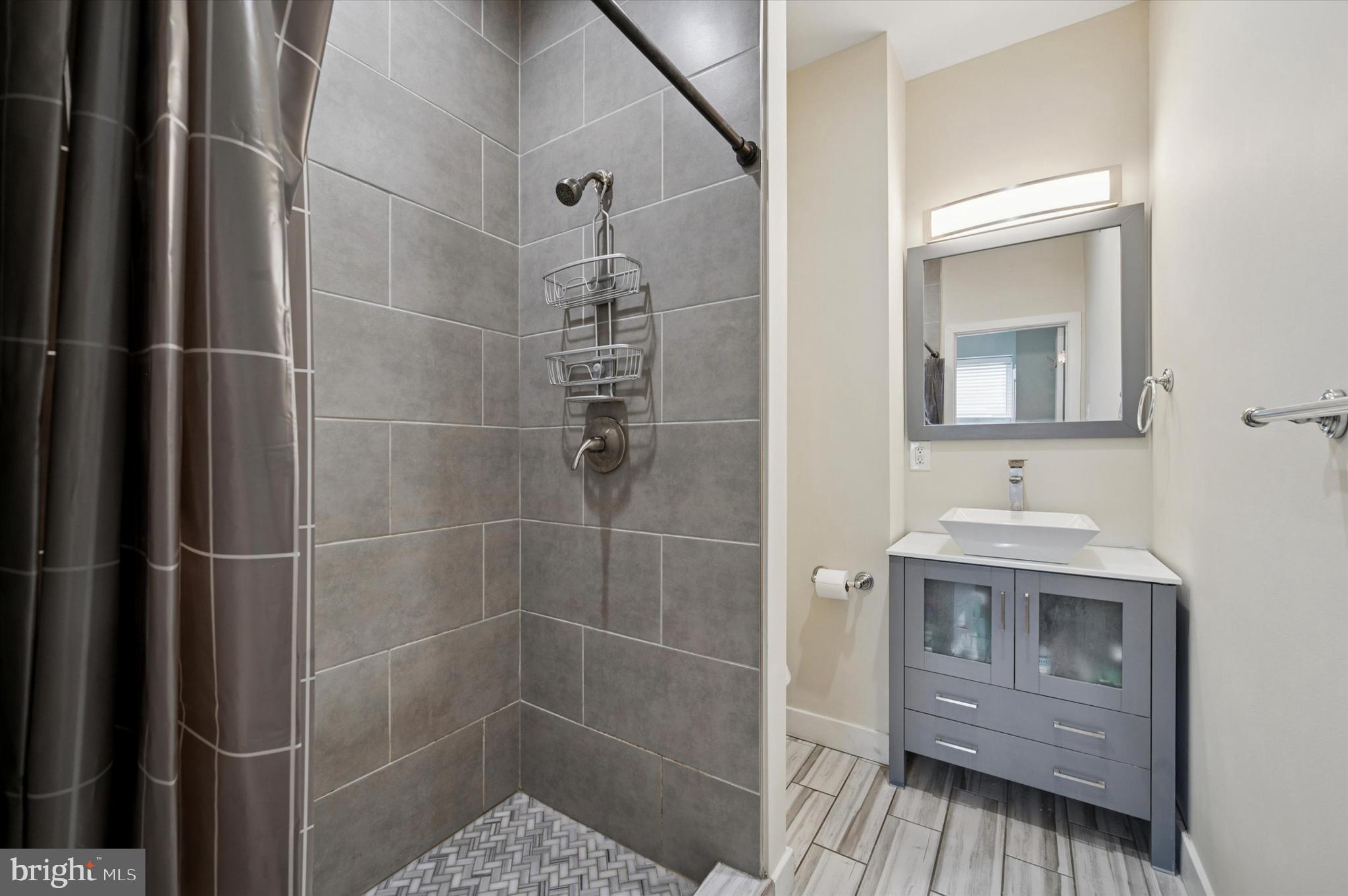 WEST PASSYUNK - Residential