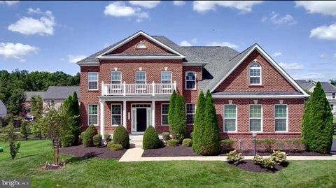 Photo of 26647 Foxwarren Way, CHANTILLY, VA 20152 (MLS # VALO2135984)