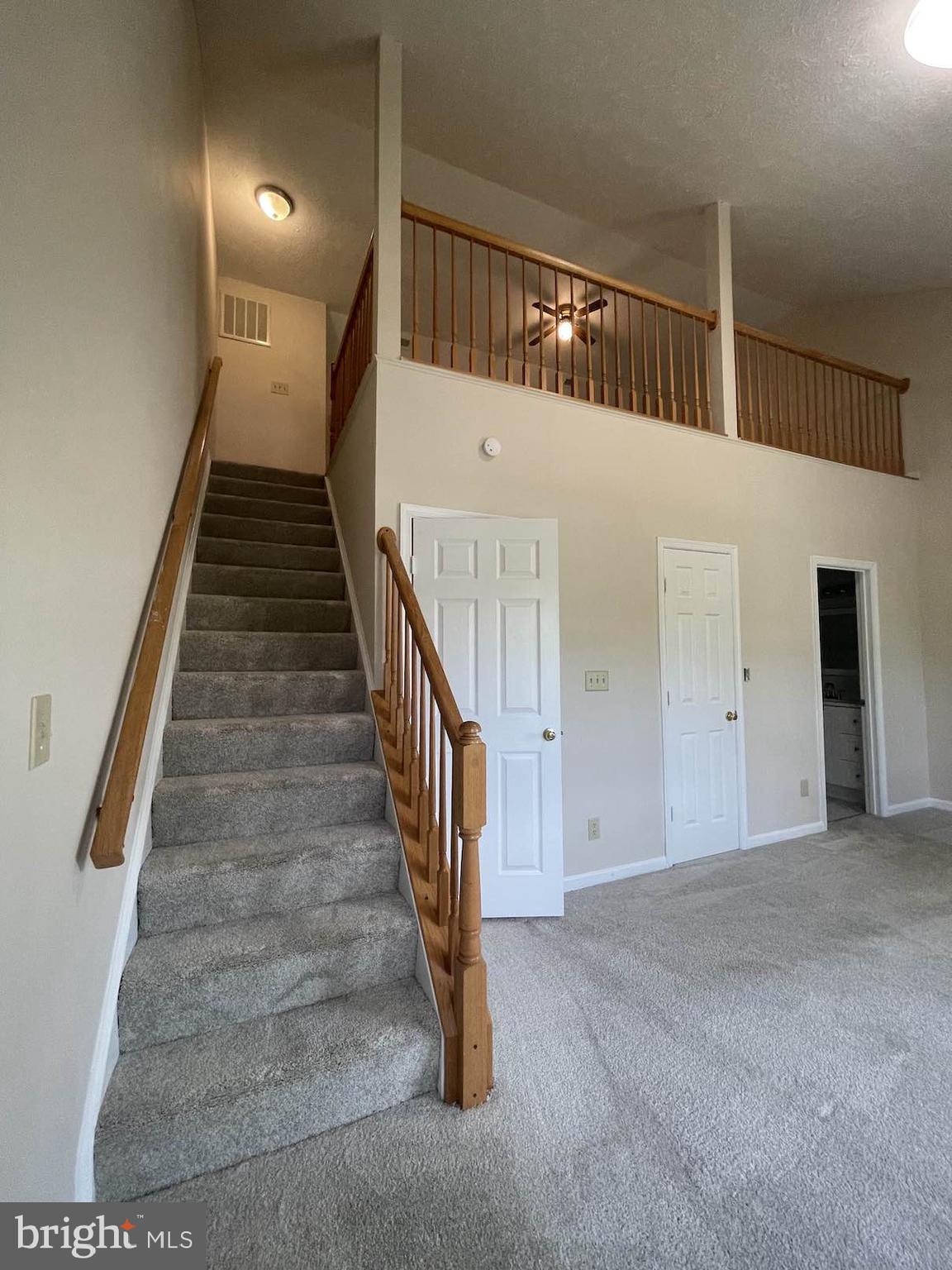 HAMPTON OAKS - Residential Lease