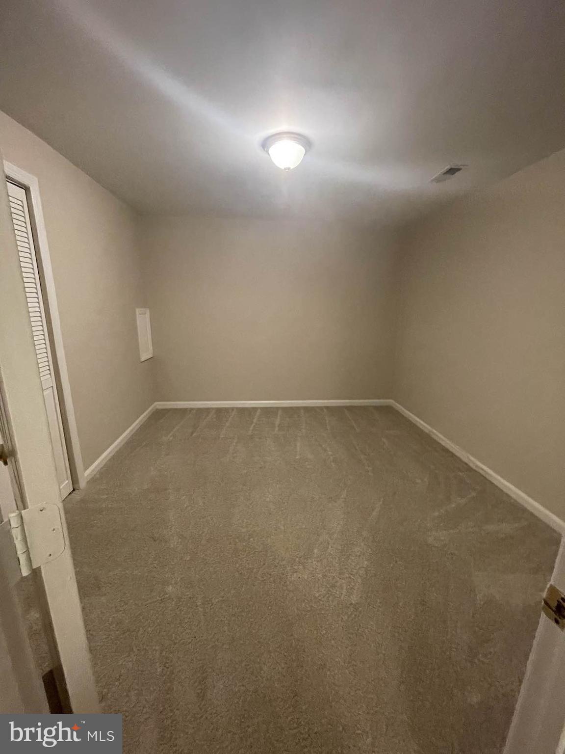 HAMPTON OAKS - Residential Lease