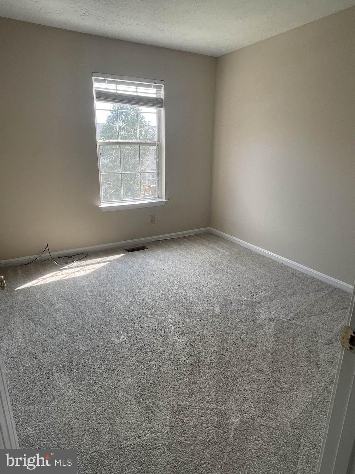 HAMPTON OAKS - Residential Lease