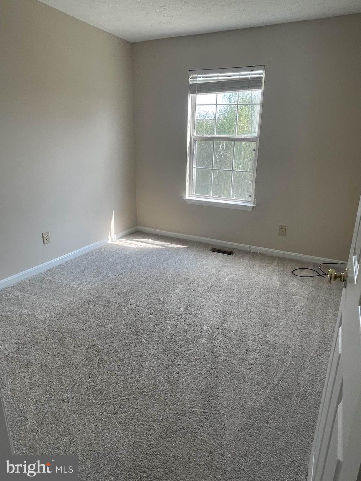 HAMPTON OAKS - Residential Lease