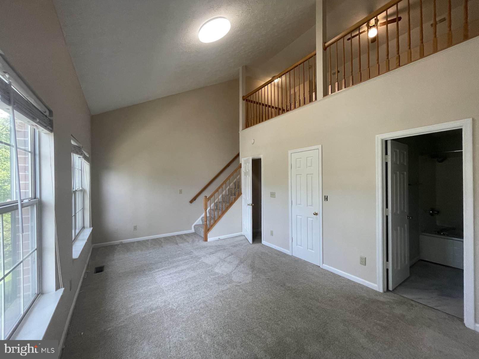 HAMPTON OAKS - Residential Lease