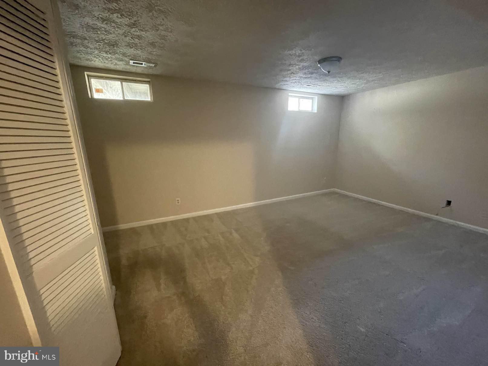 HAMPTON OAKS - Residential Lease