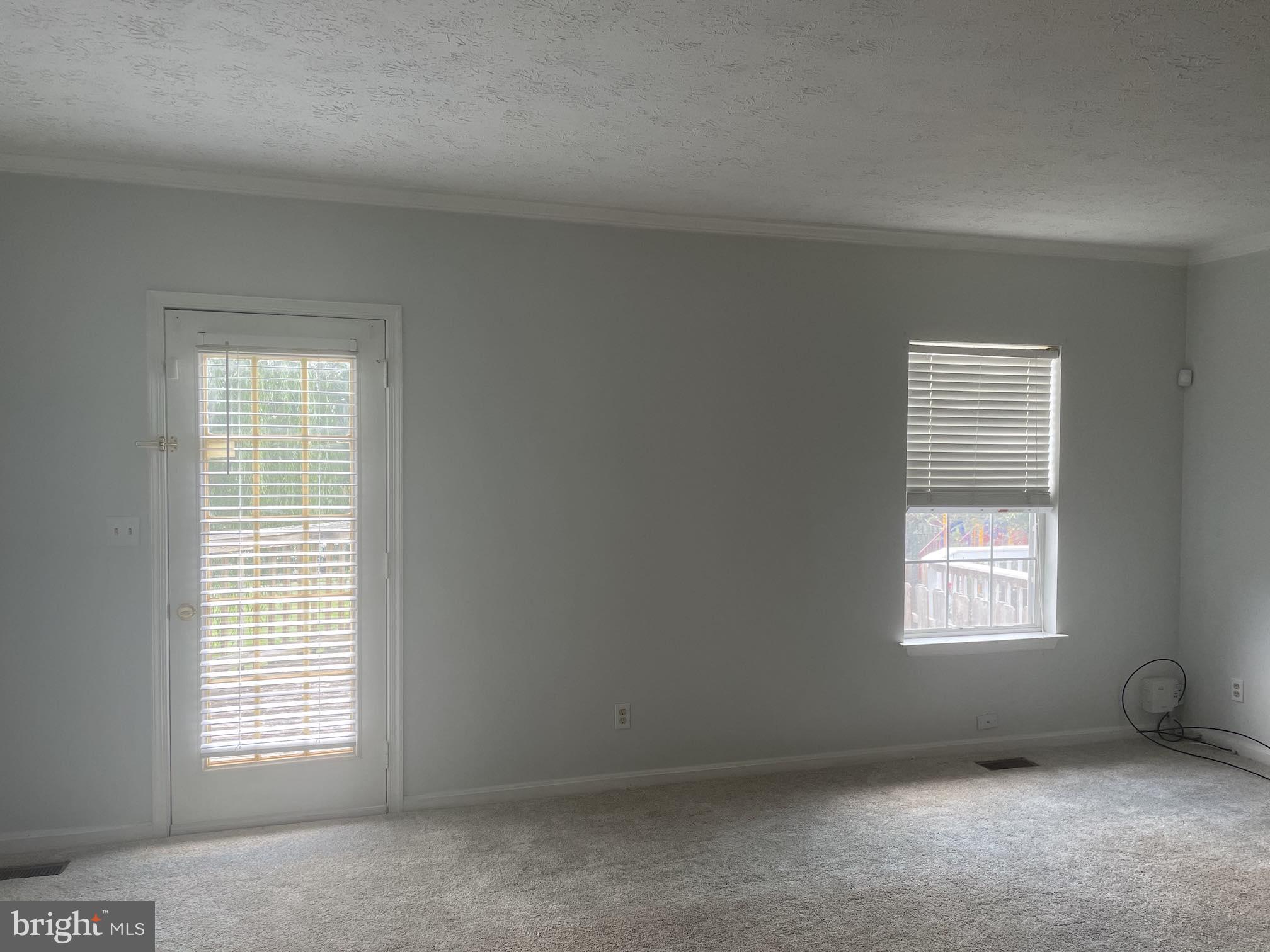 HAMPTON OAKS - Residential Lease