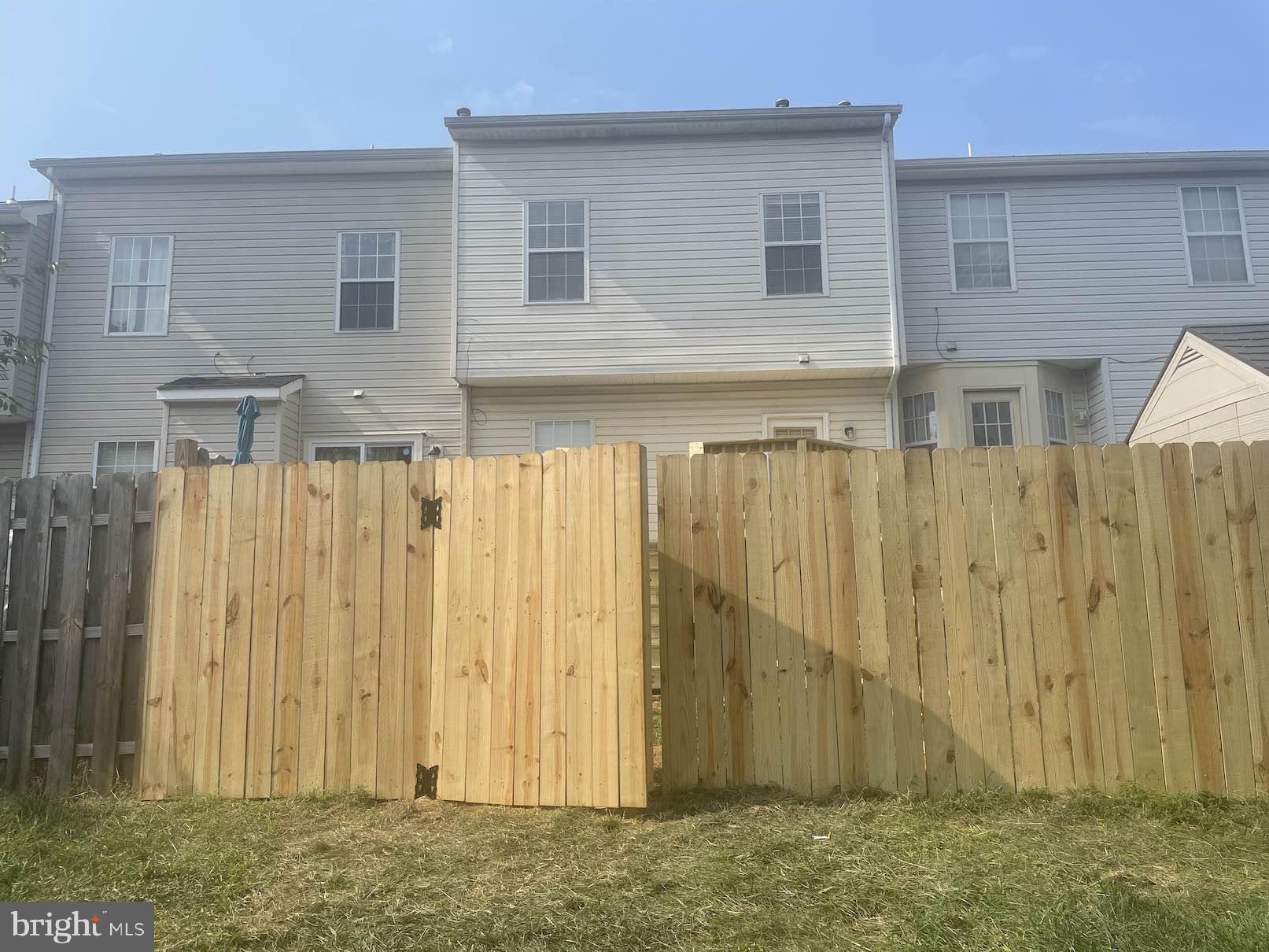 HAMPTON OAKS - Residential Lease