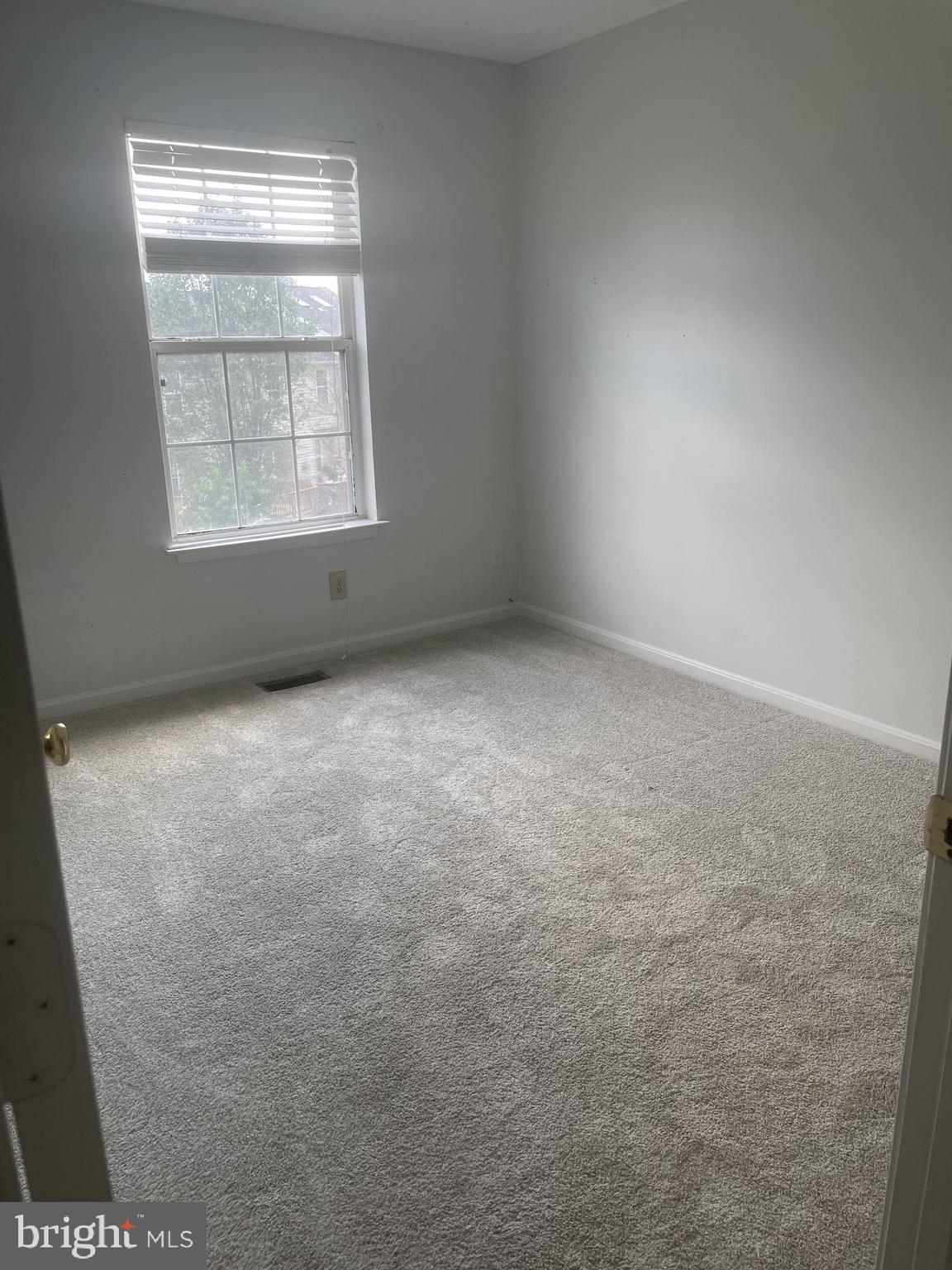 HAMPTON OAKS - Residential Lease