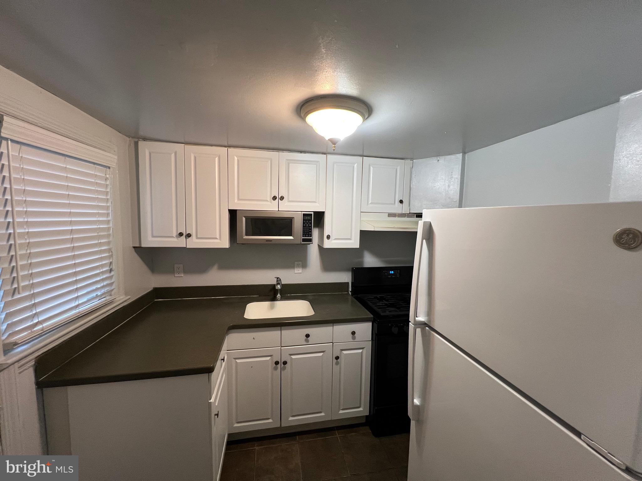 IVERSON VILLAGE CONDO - Residential Lease