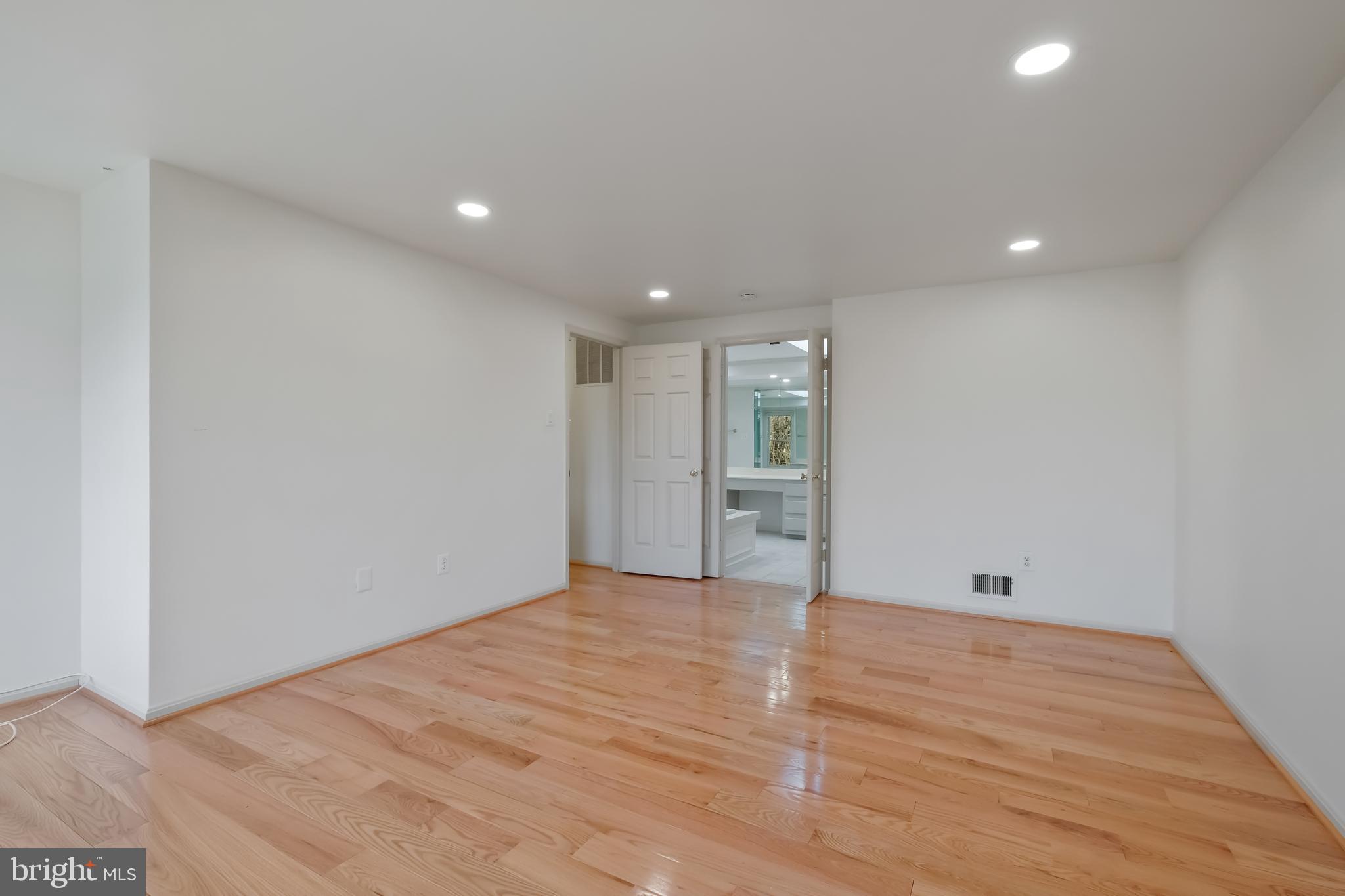 LAYHILL VIEW - Residential Lease