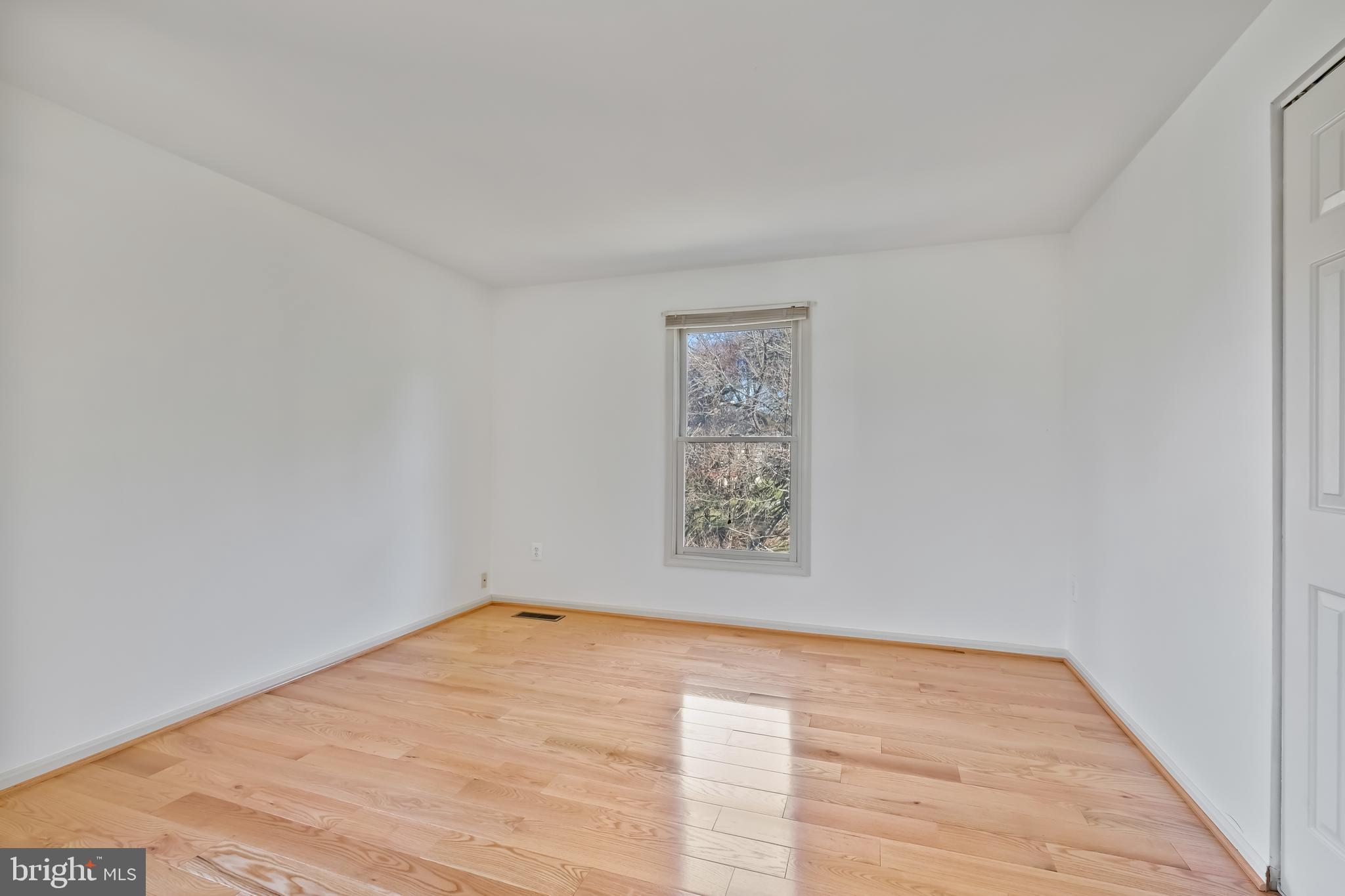 LAYHILL VIEW - Residential Lease