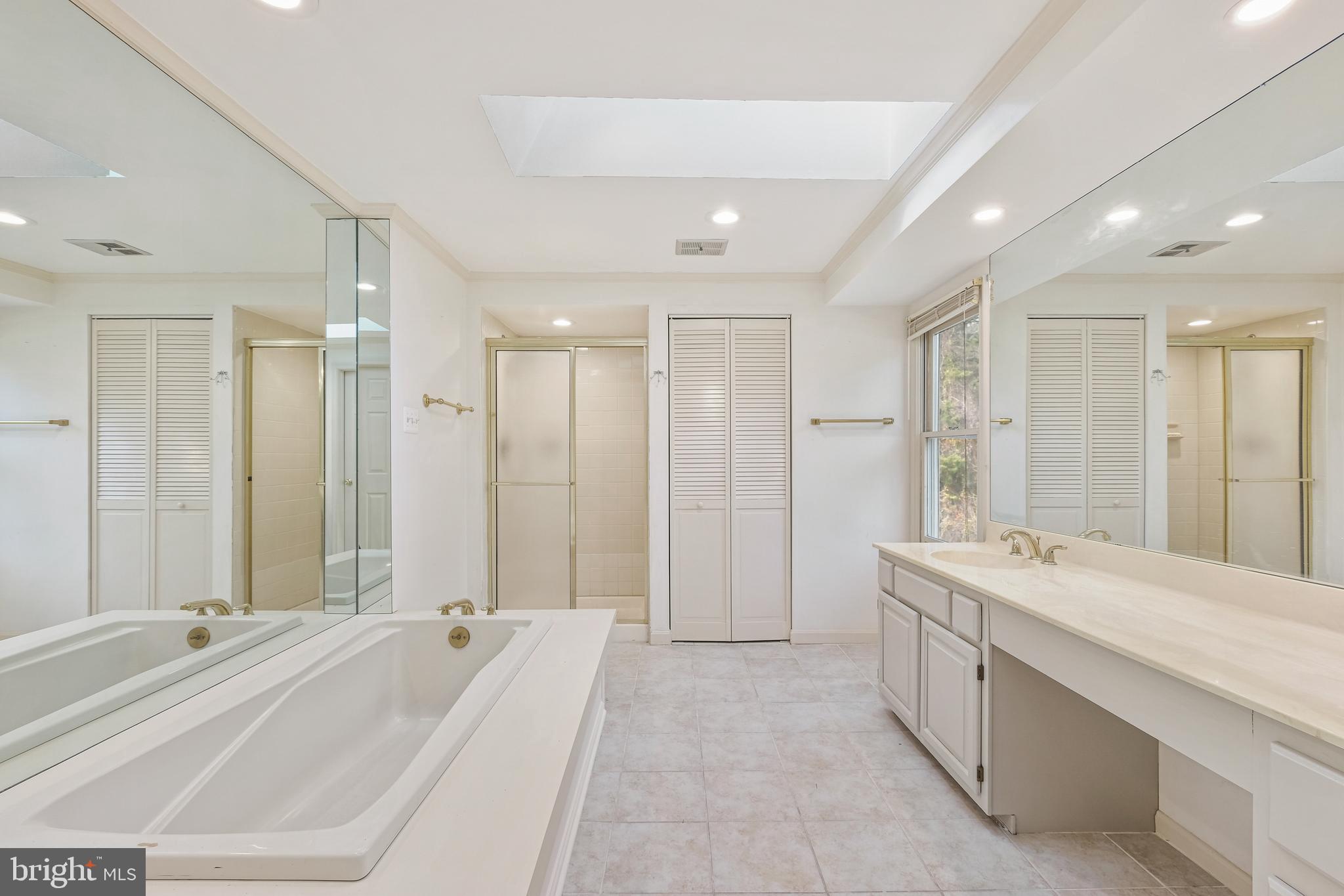 LAYHILL VIEW - Residential Lease