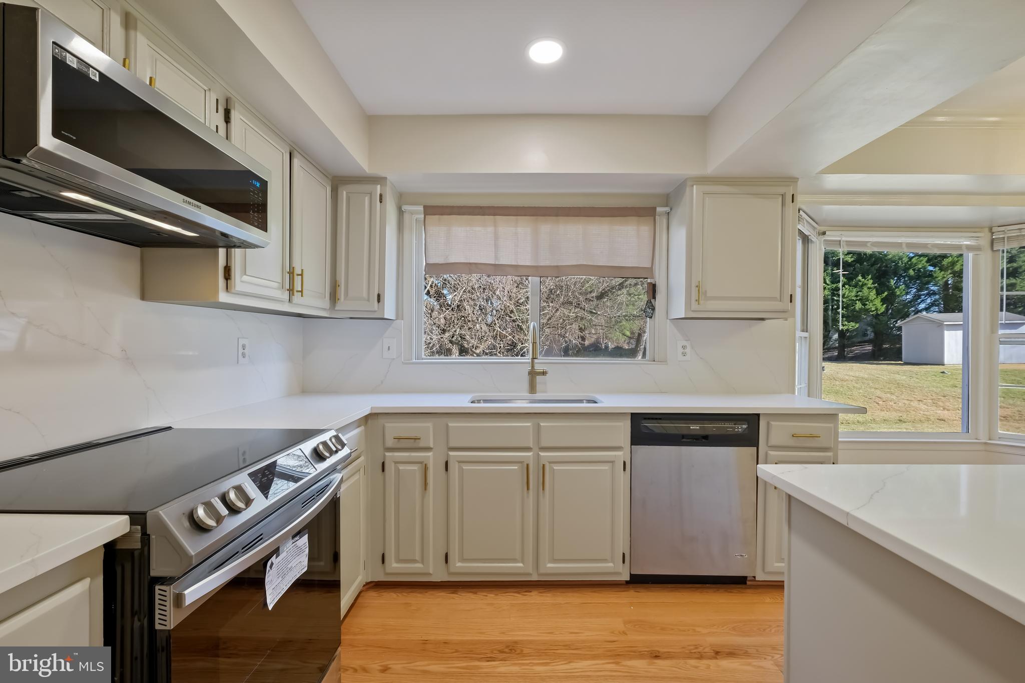 LAYHILL VIEW - Residential Lease