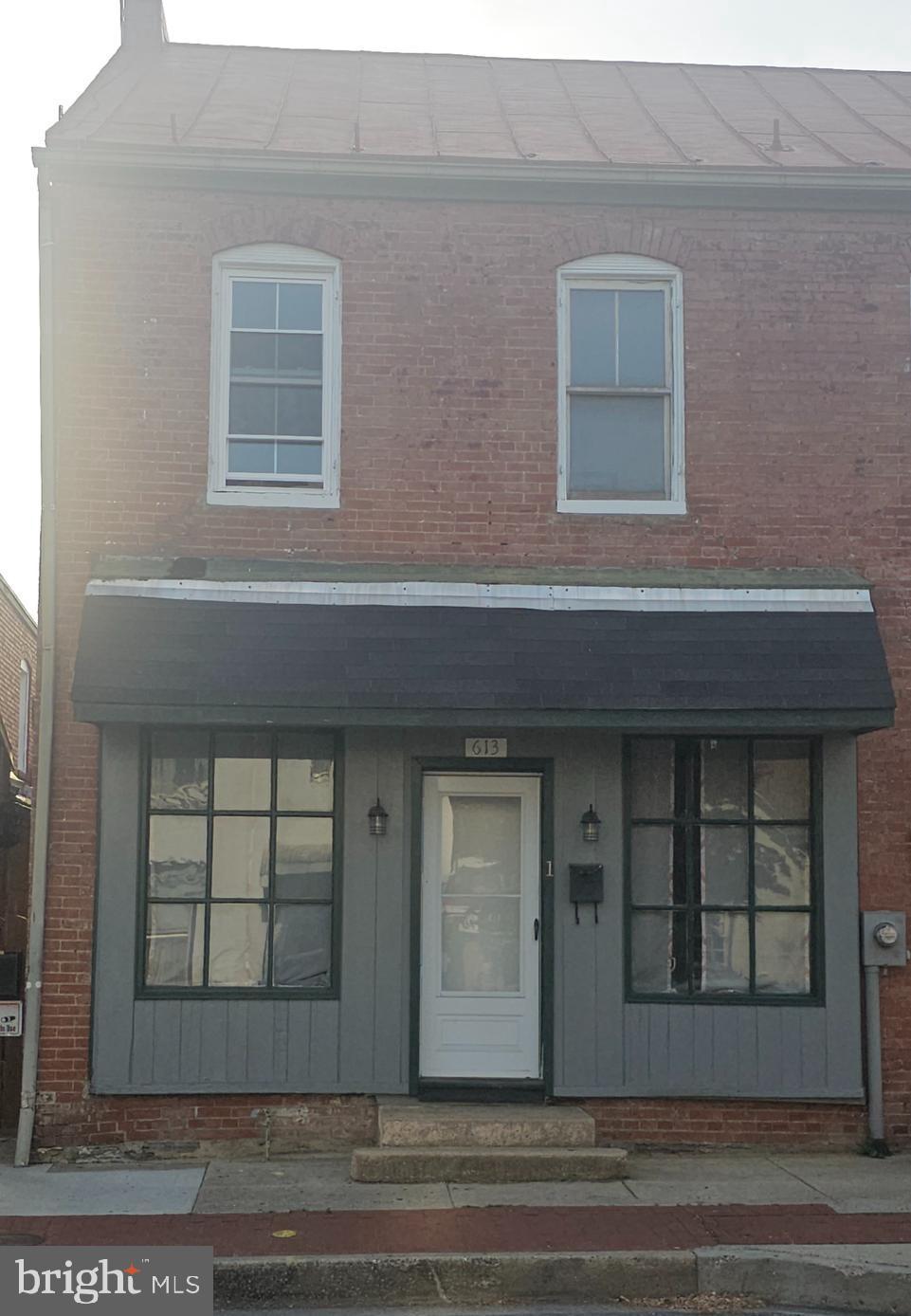 Coming Soon – 613 N Market St, Unit #1 – Downtown Frederick Efficiency
Cozy studio with 1 full bath located at the front of the property. This well-maintained unit is in a prime Downtown Frederick location, just steps from restaurants, shops, and major commuter routes. Ideal for those looking to enjoy the convenience of city living. Schedule your showing today!
