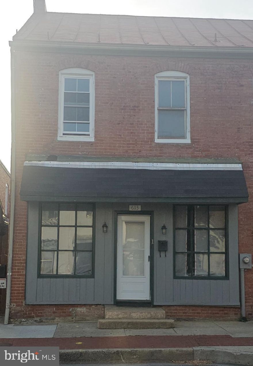 Coming Soon – 613 N Market St, Unit #1 – Downtown Frederick Efficiency
Cozy studio with 1 full bath located at the front of the property. This well-maintained unit is in a prime Downtown Frederick location, just steps from restaurants, shops, and major commuter routes. Ideal for those looking to enjoy the convenience of city living. Schedule your showing today!