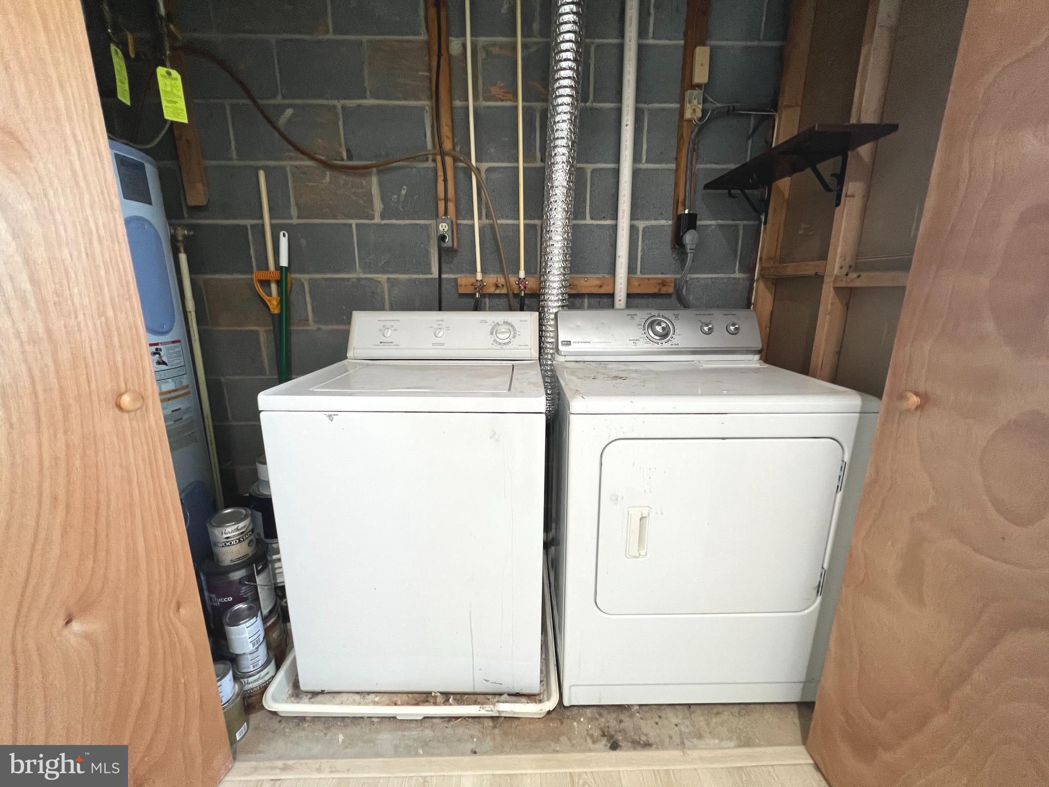 PINES OF LAUREL - Residential Lease