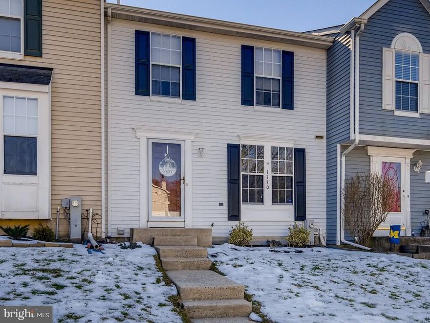 Offers must be in by 8pm on Sunday! Amazing 3bd, 2 full bath townhome! Brand new carpet, fresh paint, hardwood floors, meticulously clean! Front kitchen with deck off main level living room. Fully finished walk out basement. Fenced yard too! This home shows very well and will go quickly! Make your appt today!