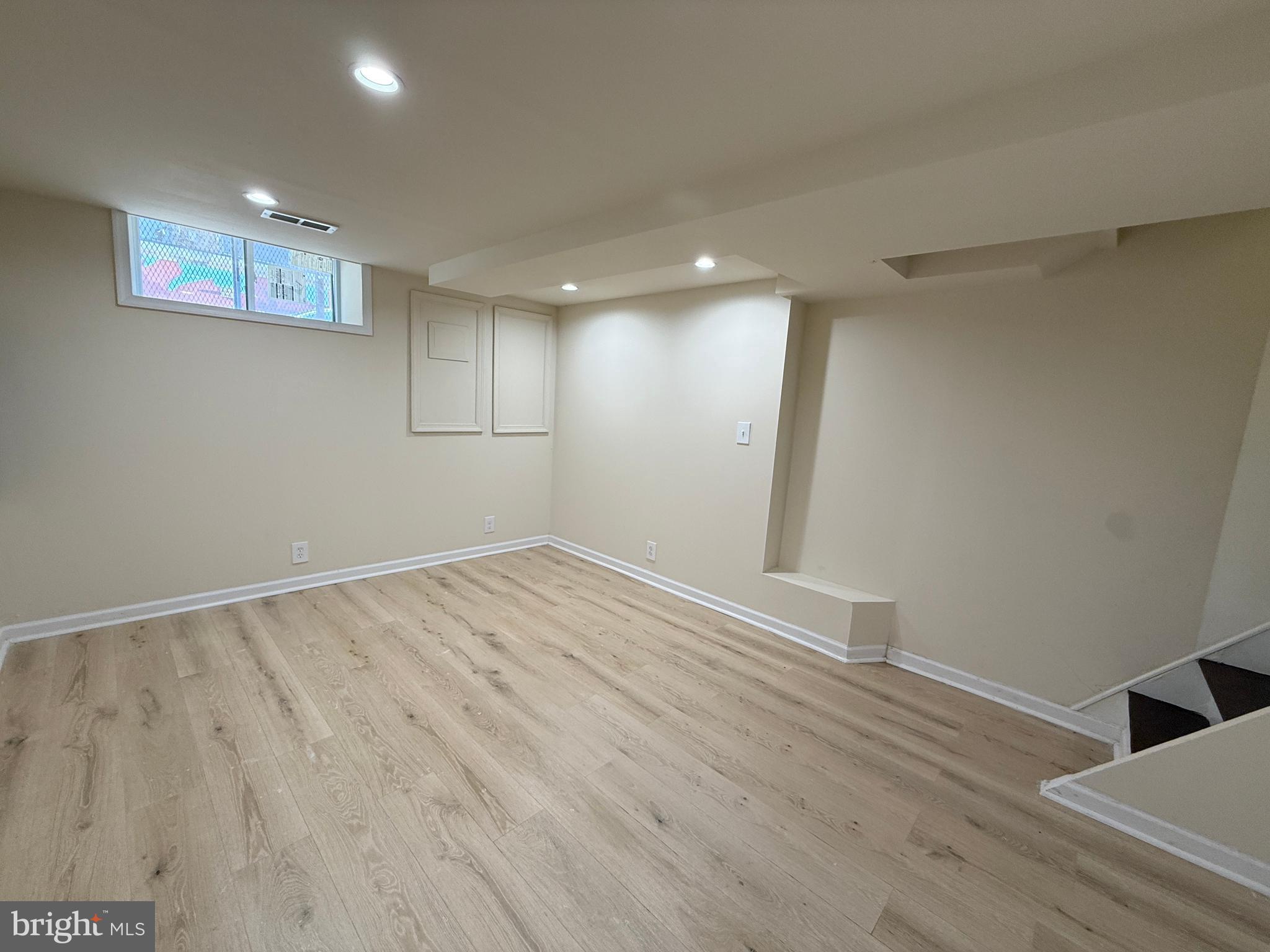 WHITMAN - Residential