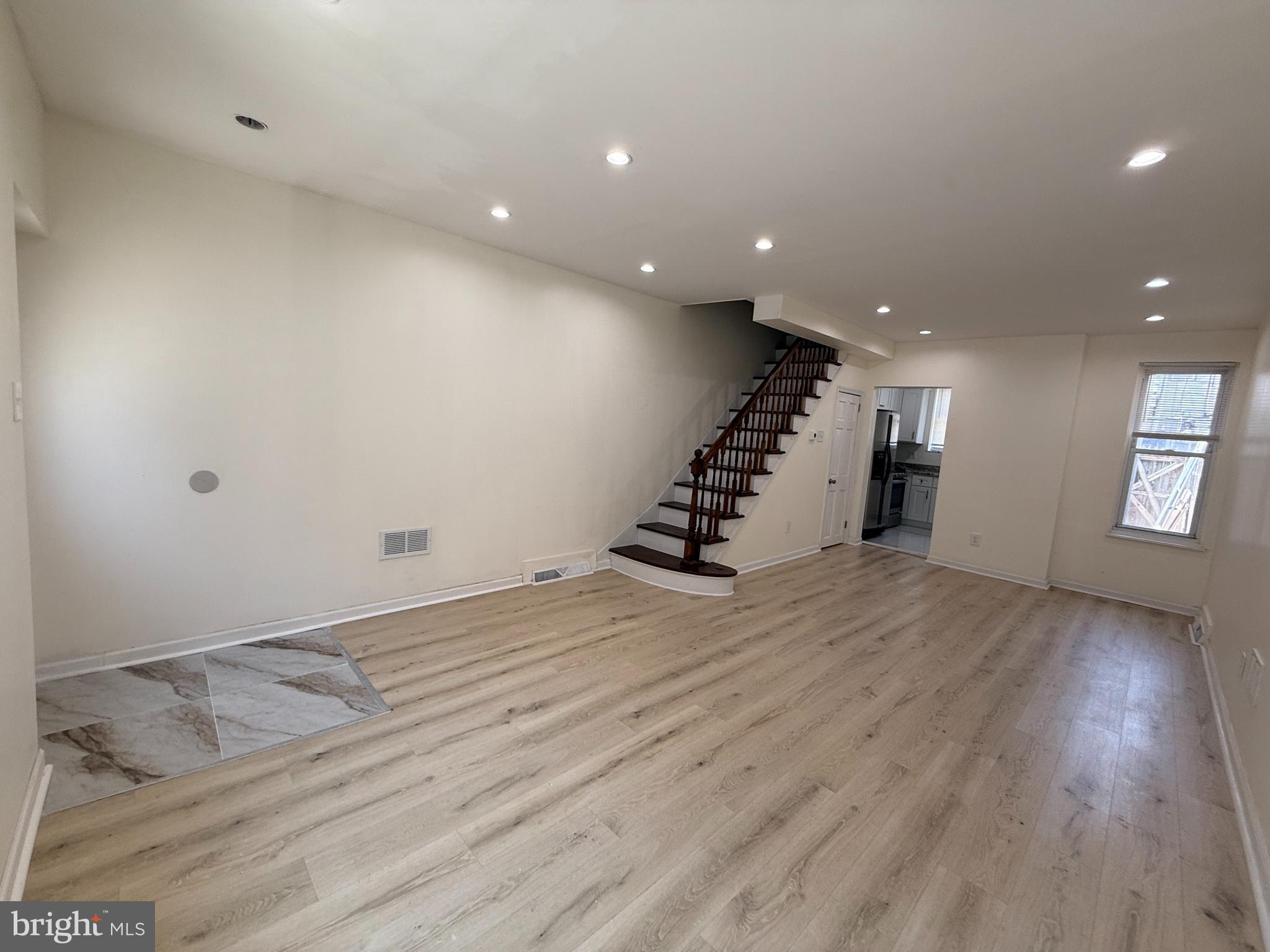 WHITMAN - Residential