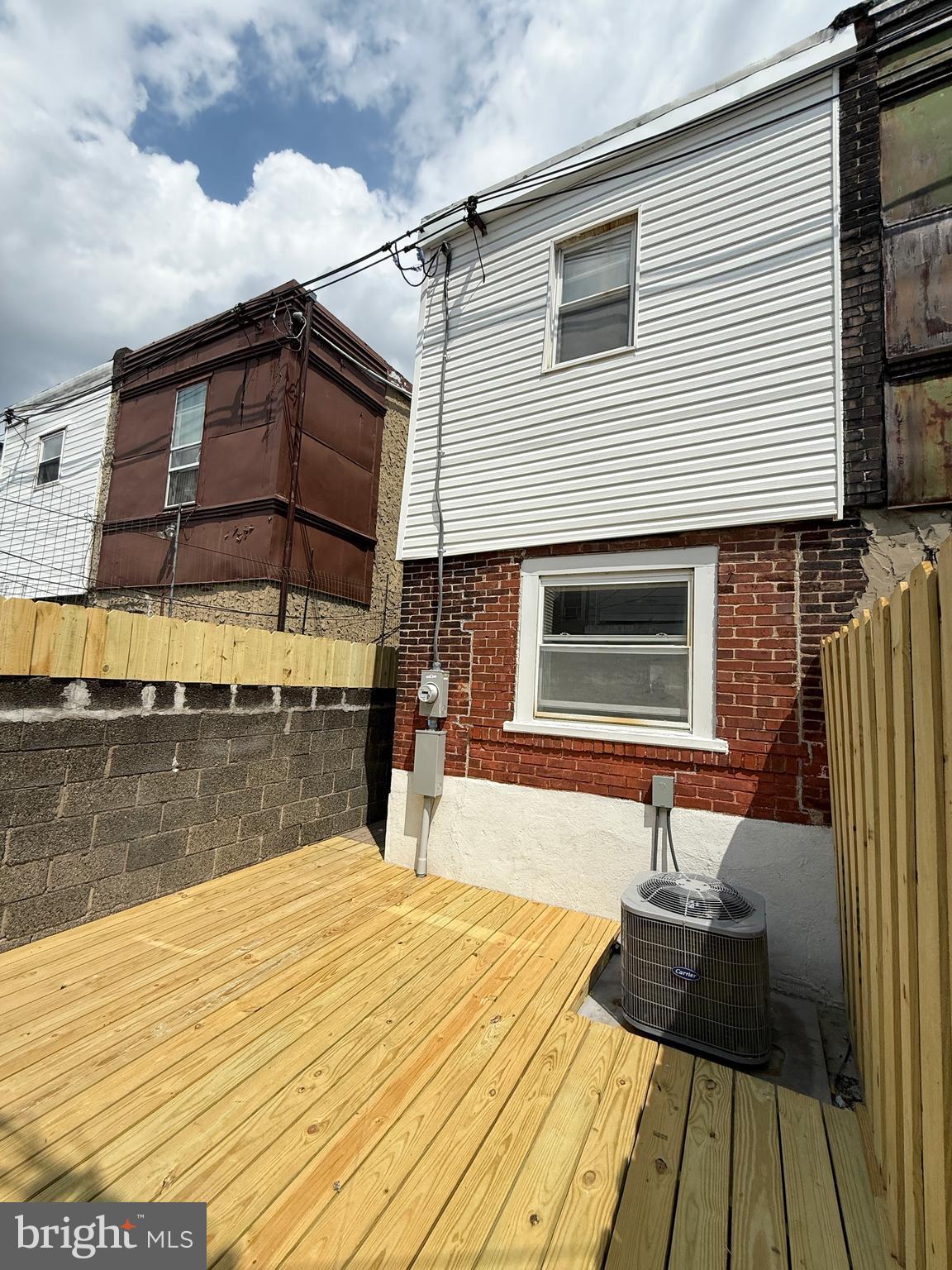 WHITMAN - Residential