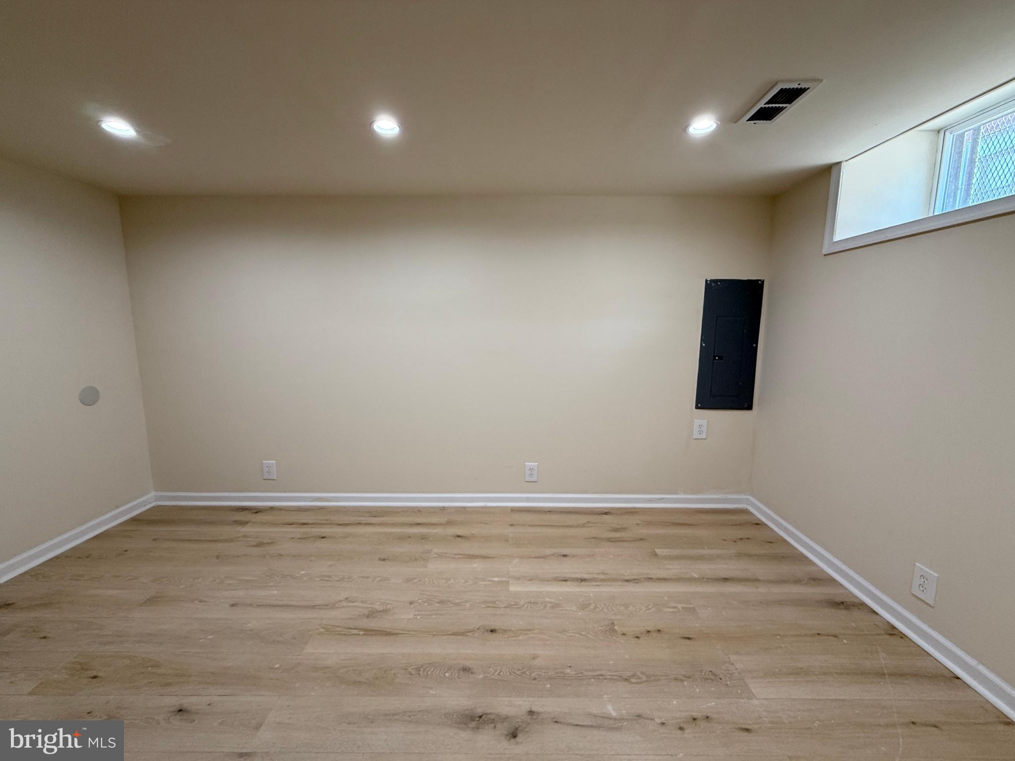 WHITMAN - Residential