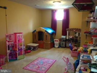 HUNTINGTON MEADOWS - Residential