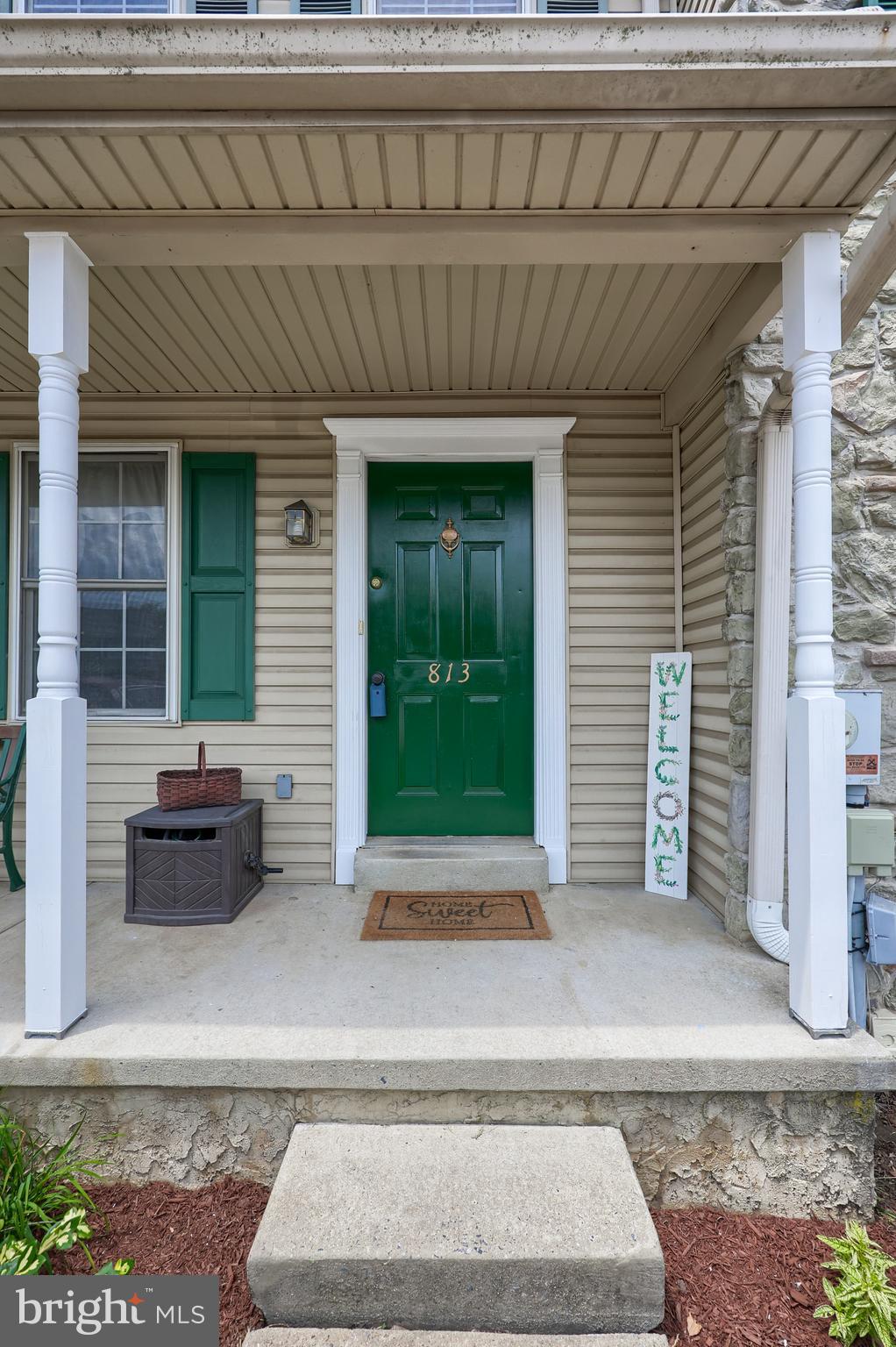 813 KNOLL DRIVE