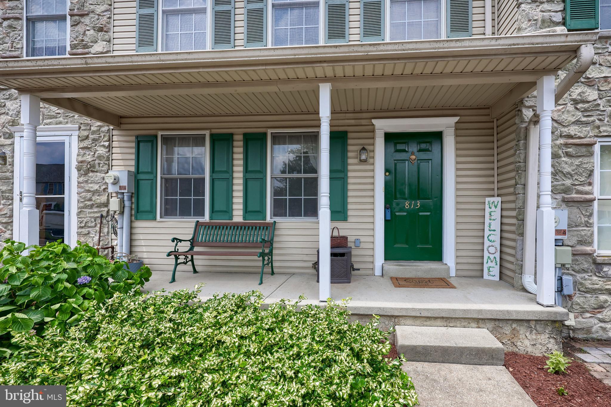 813 KNOLL DRIVE