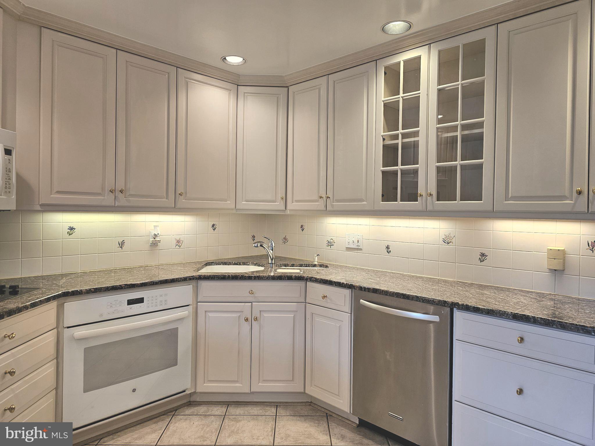 OLD GEORGETOWN ESTATES - Residential Lease