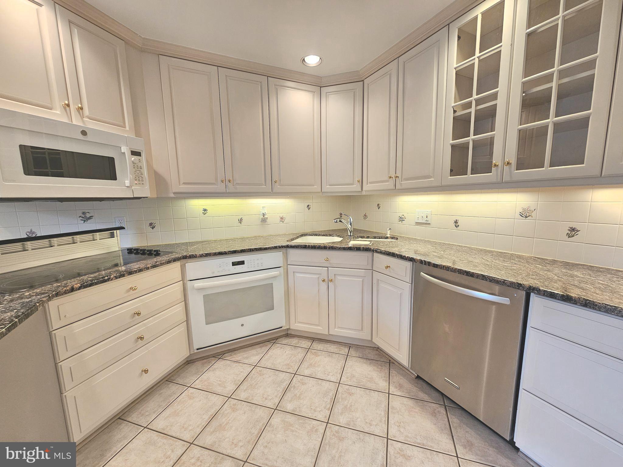 OLD GEORGETOWN ESTATES - Residential Lease