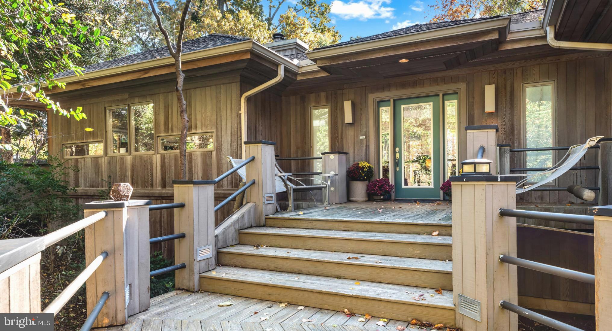 2639 GREENBRIAR LANE