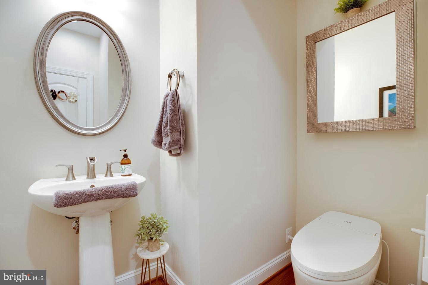 MADISON MEWS - Residential Lease