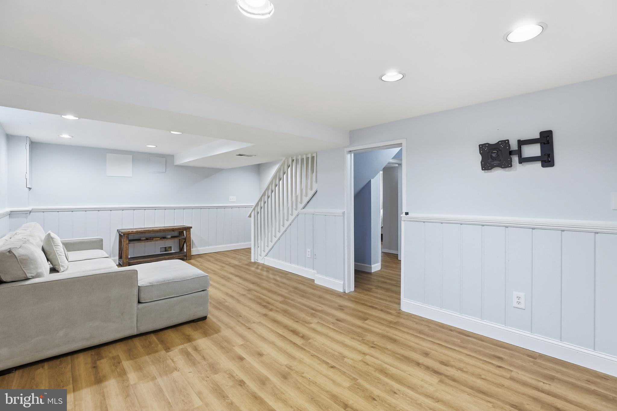 BARCROFT HILLS - Residential