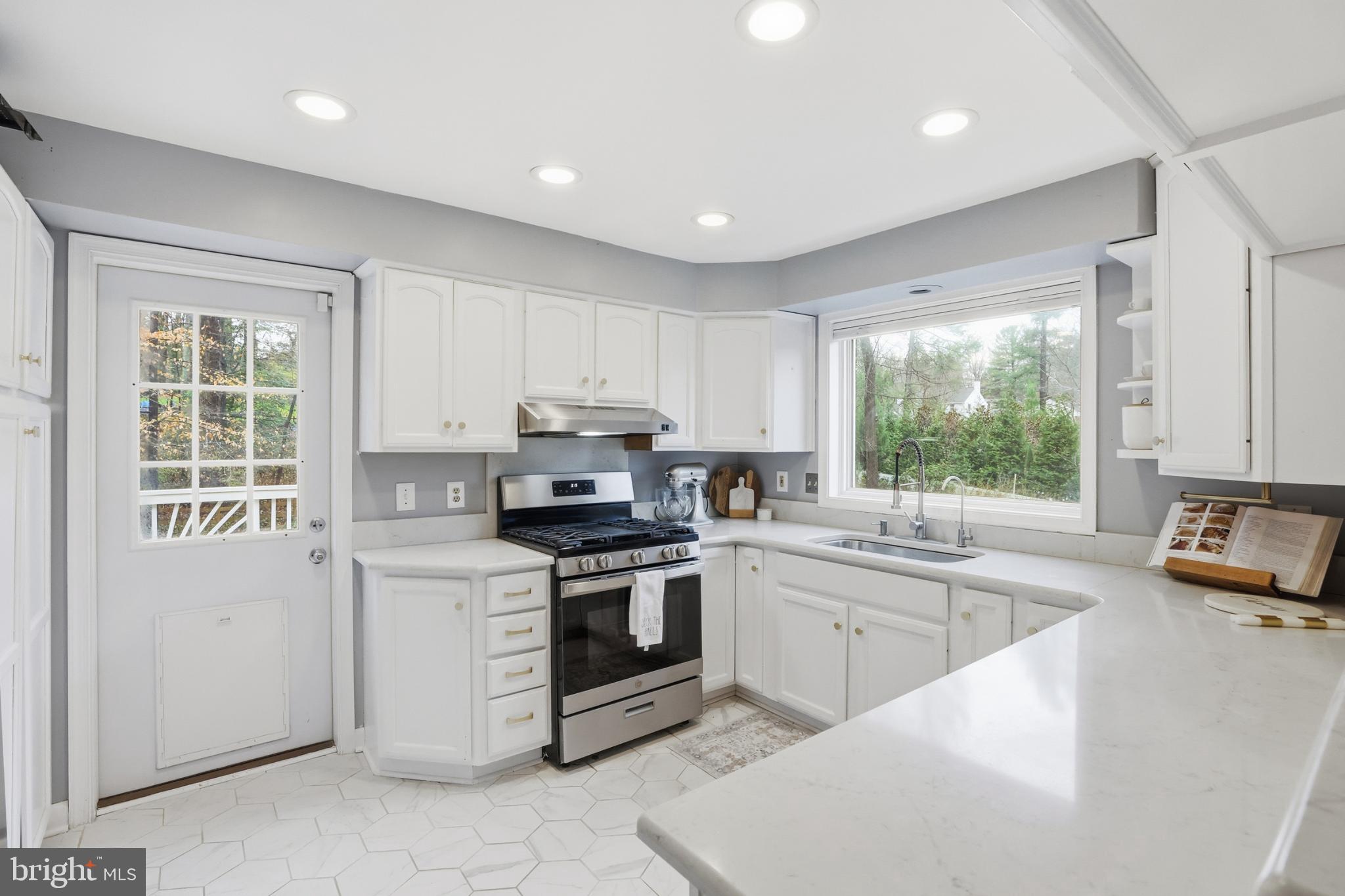 BARCROFT HILLS - Residential